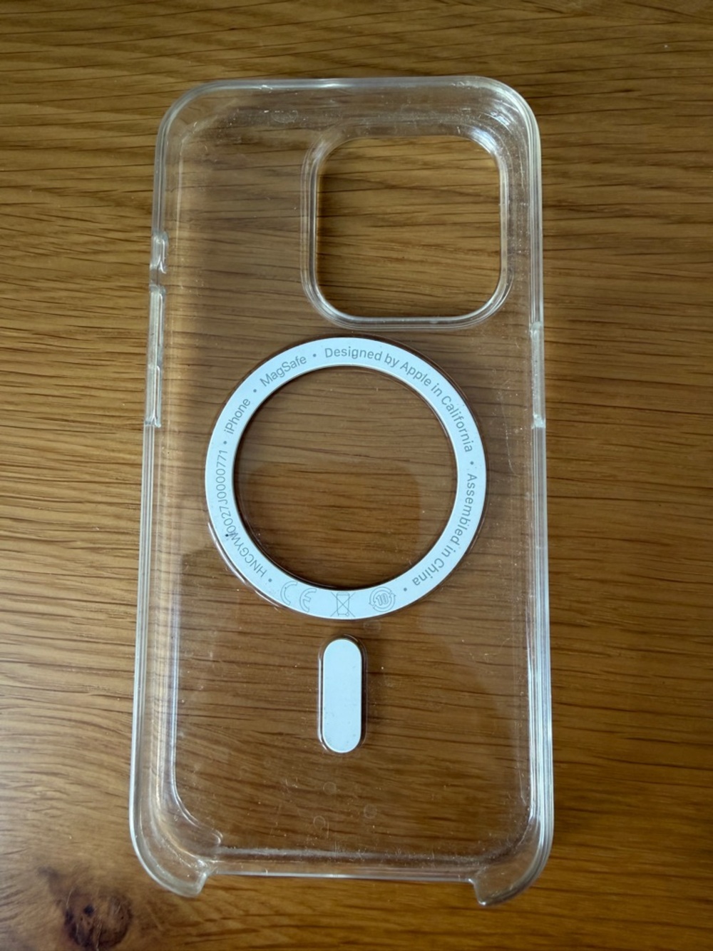 Apple Clear MagSafe-Compatible Case with White MagSafe Ring for iPhone 15 pro